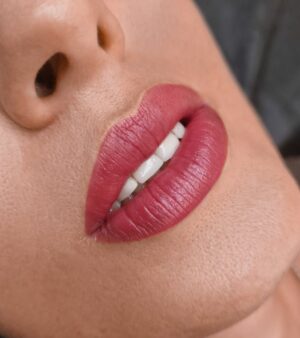 Перманентный макияж губ